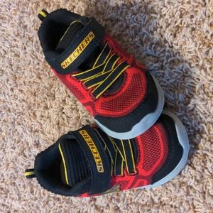 Toddler boys size 8 sketchers